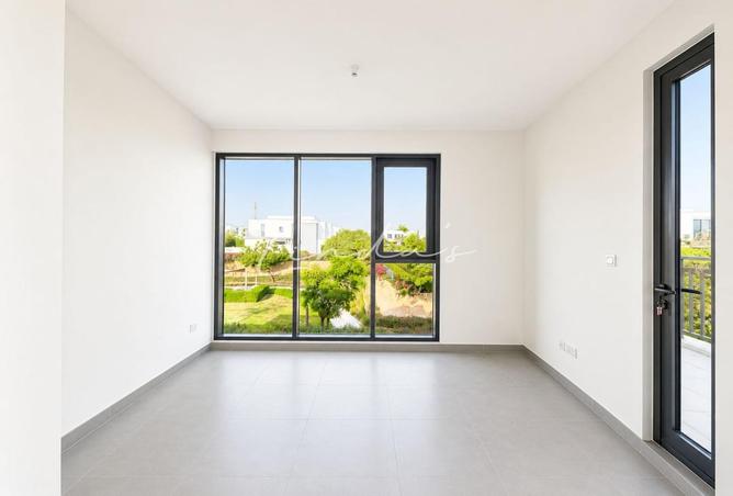 Park Facing | Corner Unit | Ready to Move in