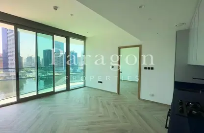 شقة - غرفة نوم - 1 حمام للايجار في بنينسولا ثري - بنينسولا - الخليج التجاري - دبي