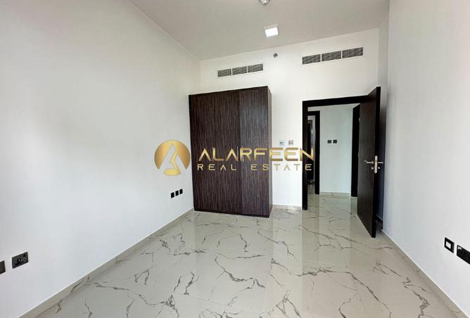 Spacious 2 BR | Modern Living | Zero Commission photo 2