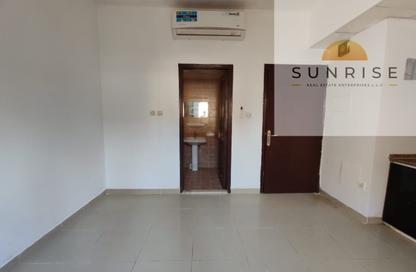 Apartment - Studio - 1 for rent in Fire Station Road - Muwaileh - Sharjah Apartment - Studio - 1 for rent in Fire Station Road - Muwaileh - Sharjah