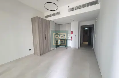 Apartment - 1 Bathroom for rent in Amal Tower - Dubai Sports City - Dubai