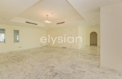 Apartment - 4 Bedrooms - 5 Bathrooms for rent in Al Sultana - Shoreline Apartments - Palm Jumeirah - Dubai