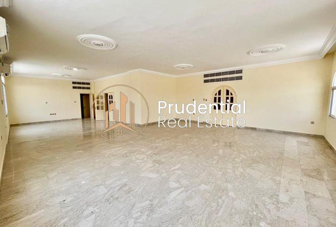 7-bed villa in Abu Dhabi — photo 2