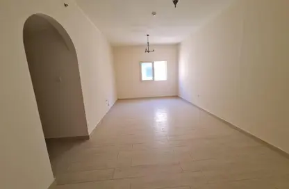 Apartment - 3 Bedrooms - 3 Bathrooms for rent in Muweileh Community - Muwaileh Commercial - Sharjah