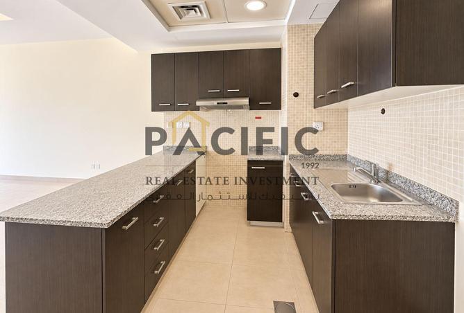 Spacious 1BR Apartment with Balcony in Remraam