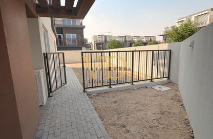 Townhouse - 4 - 4 for rent in Verona - Damac Hills 2 - Dubai Townhouse - 4 - 4 for rent in Verona - Damac Hills 2 - Dubai