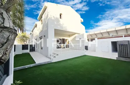 Villa - 4 Bedrooms - 4 Bathrooms for rent in Jumeirah 2 Villas - Jumeirah 2 - Jumeirah - Dubai