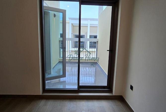 104700177 - Property Image 3