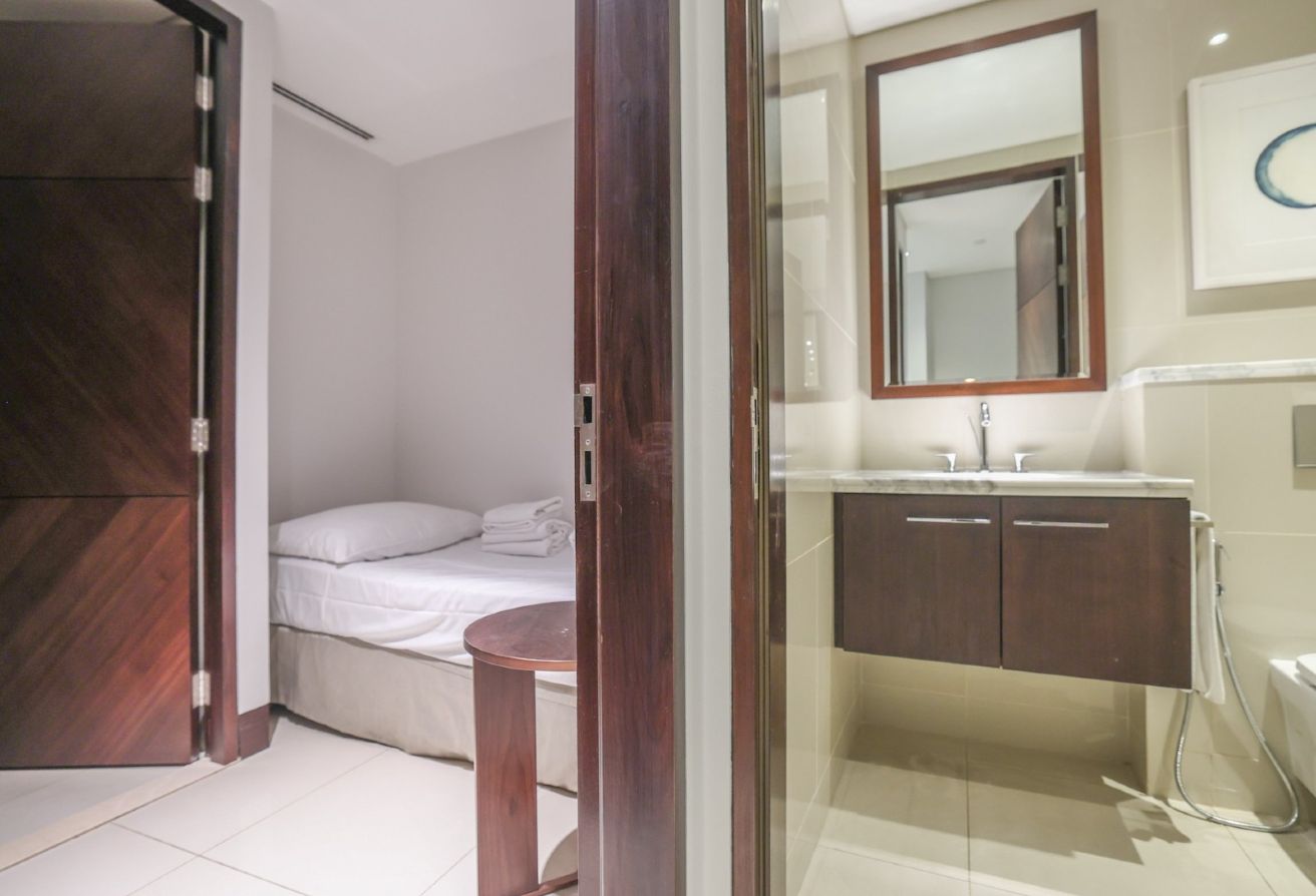 3 bedroom hotel apartment in The Address Sky View Tower 2, Downtown Dubai: 9