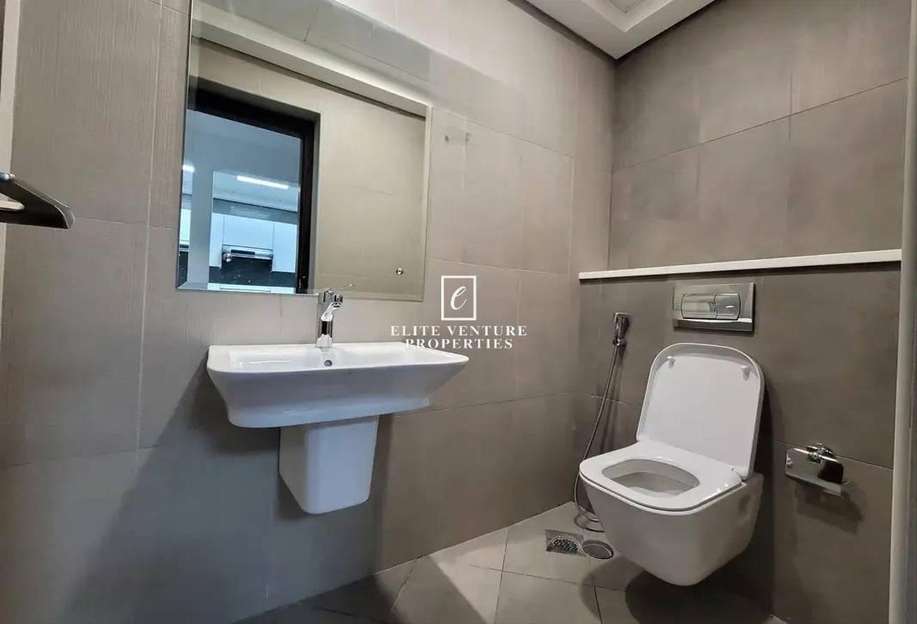 POOL VIEW | MODERN 1-BHK | SPACIOUS | PRIME LOCATI photo 12