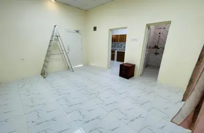 مجمع سكني - 1 حمام للايجار في الرفاع - رأس الخيمة