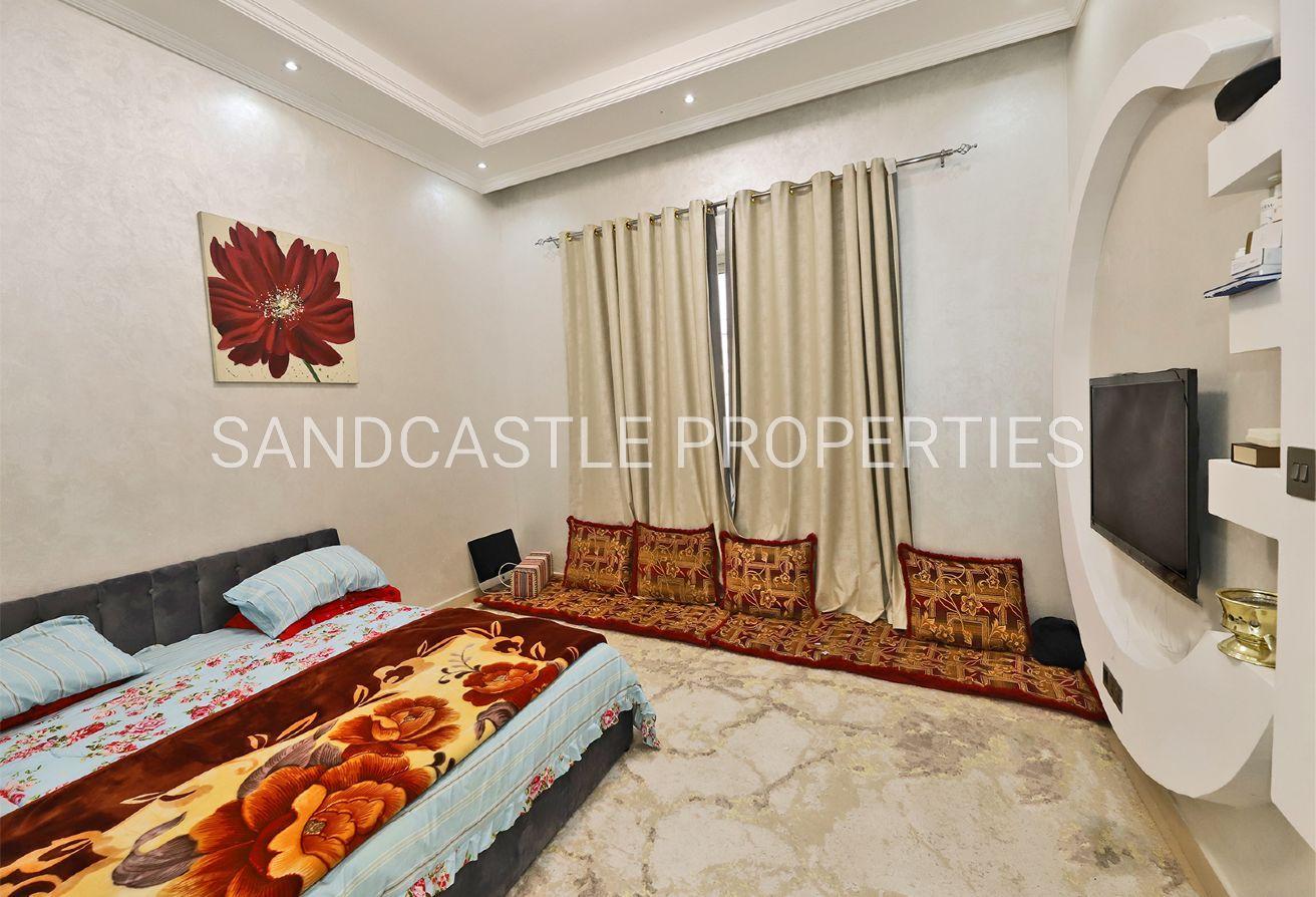 Exclusive | 4 BR | Fully Furnished and Upgraded photo 4