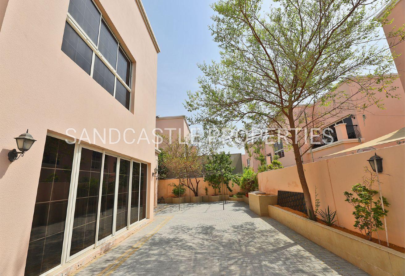 Exclusive | 4 BR | Fully Furnished and Upgraded photo 13