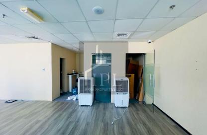 Office Space - Studio - 1 Bathroom for rent in The Regal Tower - Business Bay - Dubai