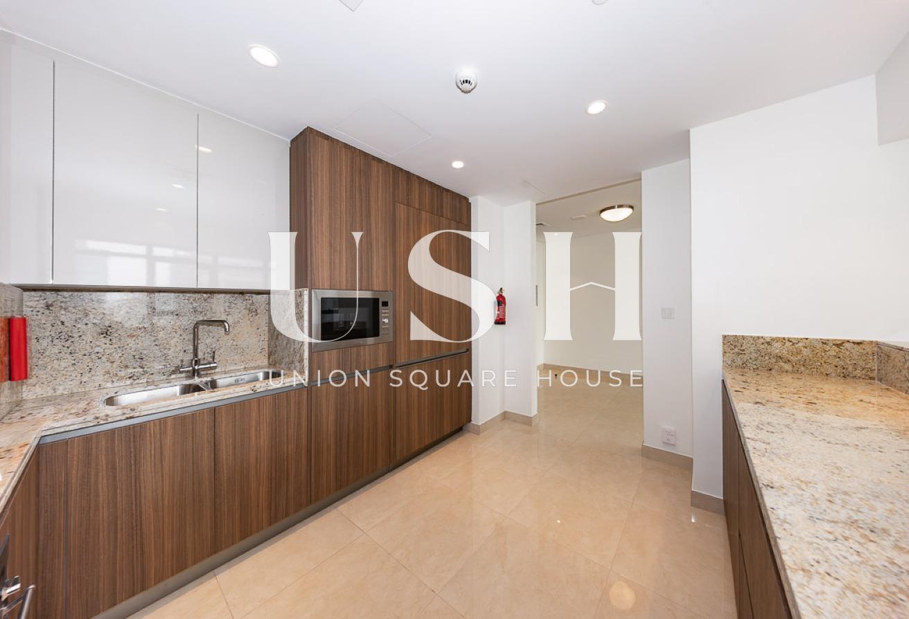 3BR | Luxury Living | Spacious & Bright photo 14