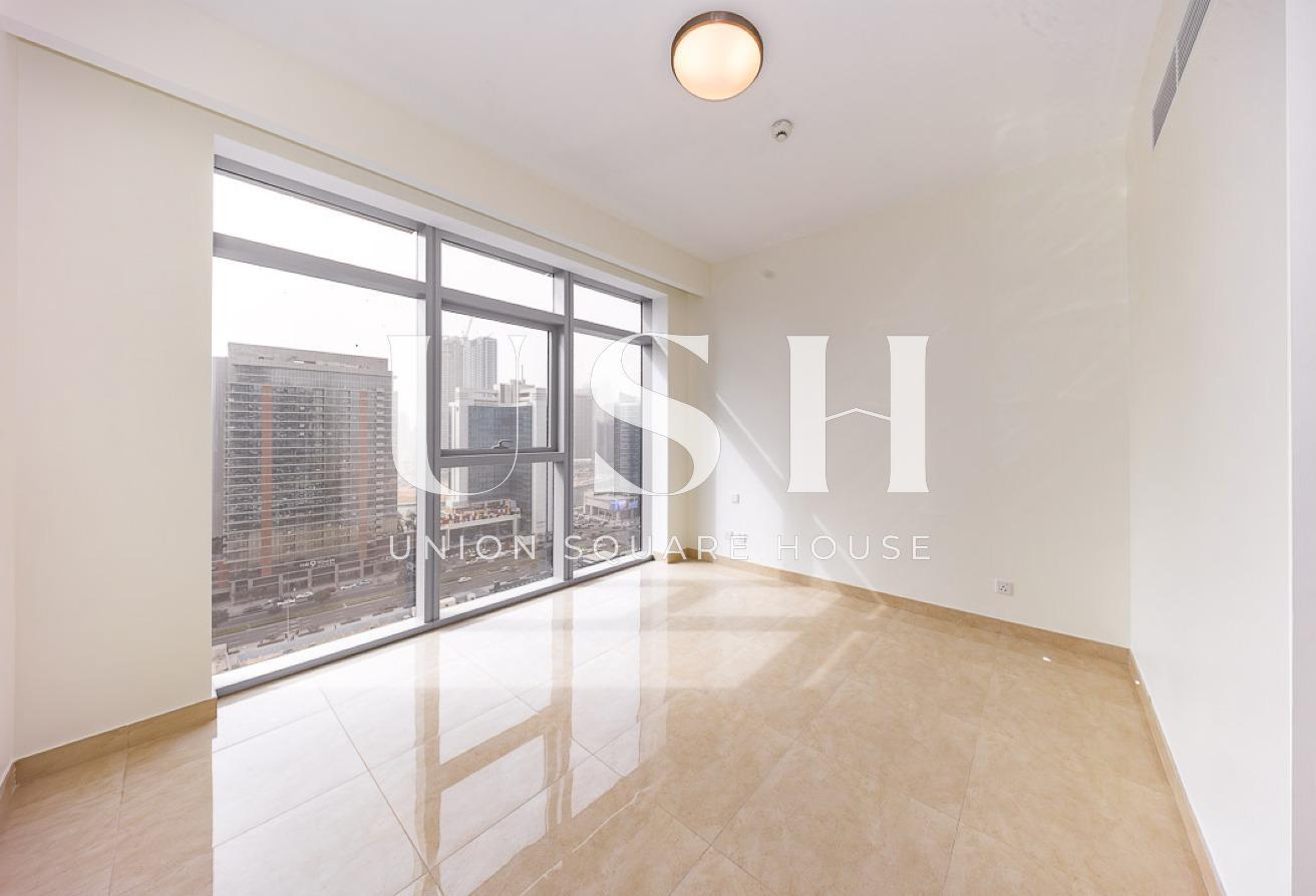 3BR | Luxury Living | Spacious & Bright photo 9