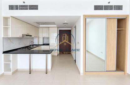 Apartment - Studio - 1 for rent in Oxford Building - District 14 - Jumeirah Village Circle - Dubai