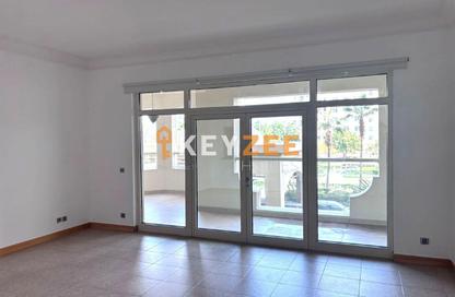 Apartment - 2 Bedrooms - 3 Bathrooms for rent in Abu Keibal - Shoreline Apartments - Palm Jumeirah - Dubai