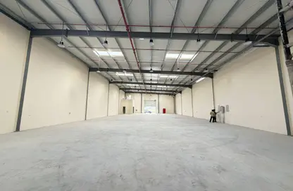 مستودع - استوديو - 4 حمامات للايجار في المنطقة الصناعية 2 - منطقة الإمارات الصناعية الحديثة - أم القيوين