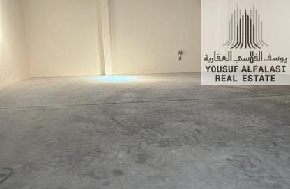 Warehouse - Studio - 2 Bathrooms for rent in Umm Al Thuoob - Umm Al Quwain