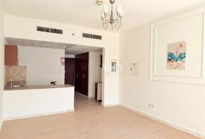 Unfurnished Studio | Prime location | Good Price photo 2