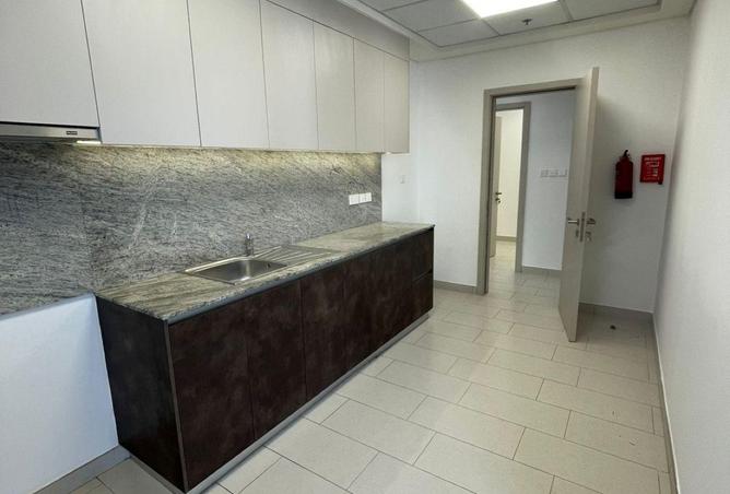 105127211 - Property Image 3
