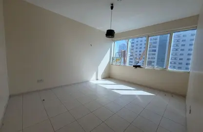 شقة - 2 غرف نوم - 2 حمامات للايجار في شارع التعاون الجديد - التعاون - الشارقة