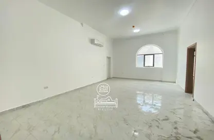 شقة - 3 غرف نوم - 5 حمامات للايجار في مدينة الرياض - أبوظبي