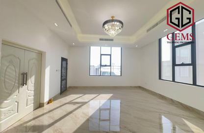 Villa - 4 - 5 for rent in Al Aweer 1 - Al Aweer - Dubai Villa - 4 - 5 for rent in Al Aweer 1 - Al Aweer - Dubai