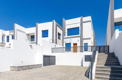 Villa - 4 Bedrooms - 5 Bathrooms for rent in Al Dana Villas - Sharm - Fujairah
