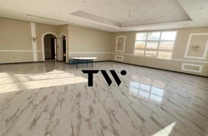Villa - 4 Bedrooms - 5 Bathrooms for rent in Nad Al Sheba 4 - Nad Al Sheba - Dubai Villa - 4 Bedrooms - 5 Bathrooms for rent in Nad Al Sheba 4 - Nad Al Sheba - Dubai