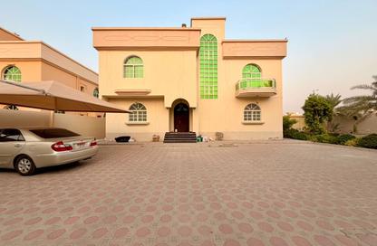 Villa - 4 Bedrooms - 6 Bathrooms for rent in Al Sarooj - Al Ain