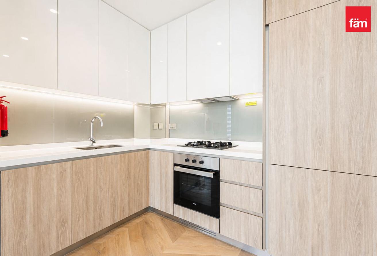 Upgraded | Very High Floor | Best Canal View photo 10