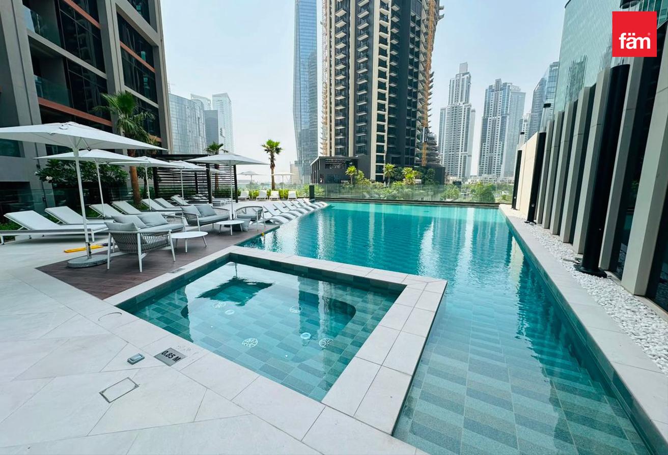 Upgraded | Very High Floor | Best Canal View photo 21