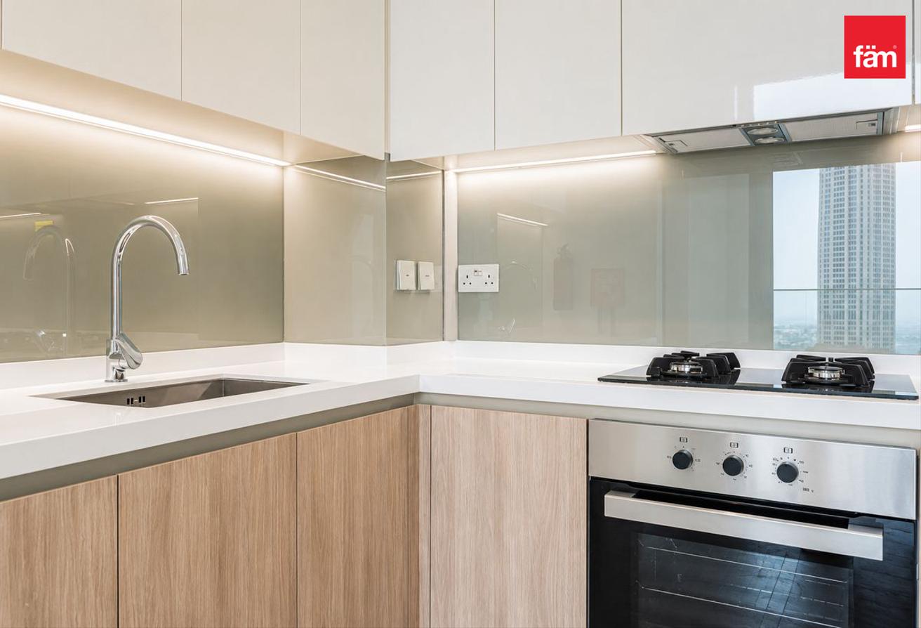 Upgraded | Very High Floor | Best Canal View photo 11