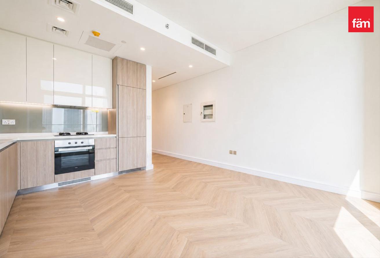 Upgraded | Very High Floor | Best Canal View photo 4