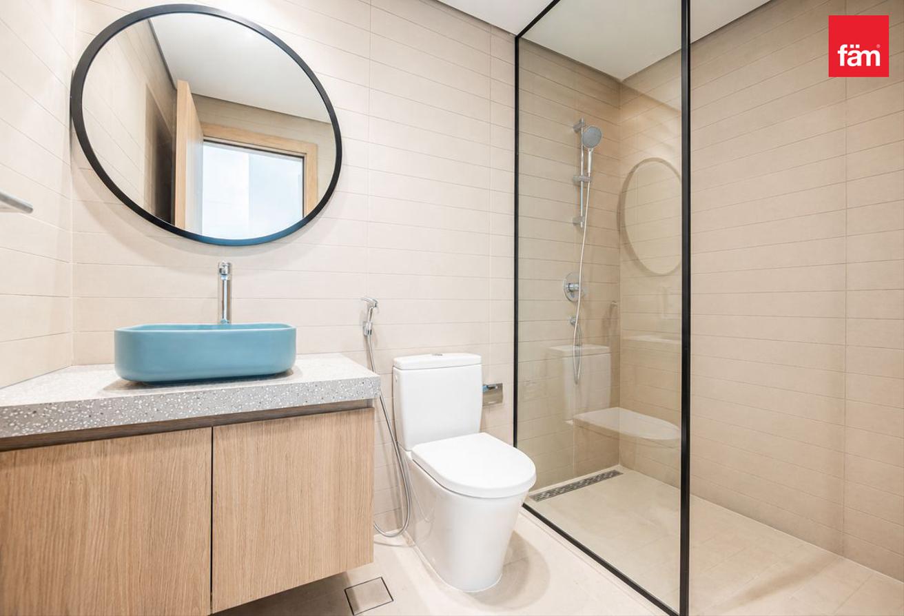 Upgraded | Very High Floor | Best Canal View photo 8