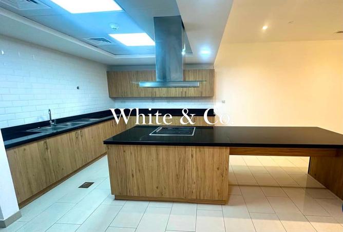 98703120 - Property Image 3