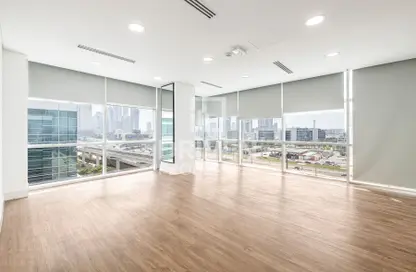 Office Space - Studio for rent in Emaar Business Park Building 4 - Emaar Business Park - Sheikh Zayed Road - Dubai