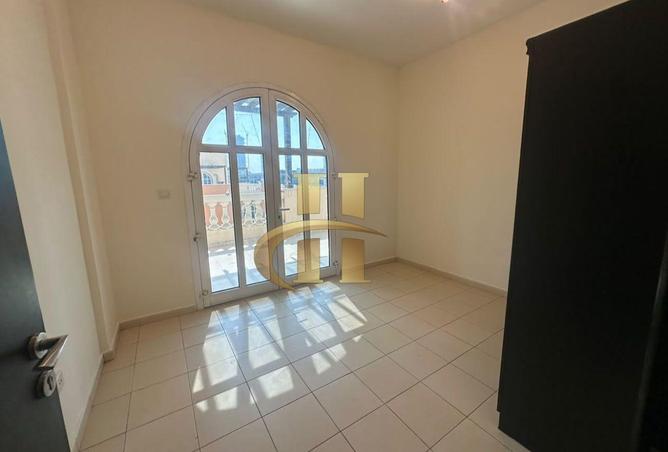 Amazing Layout | High Floor | SPACIOUS 2BHK photo 3