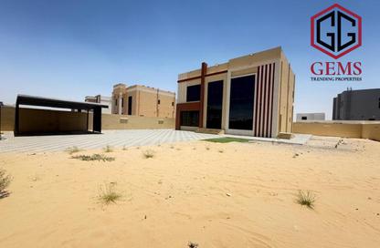 Villa - 5 Bedrooms - 6 Bathrooms for rent in Al Aweer 1 - Al Aweer - Dubai