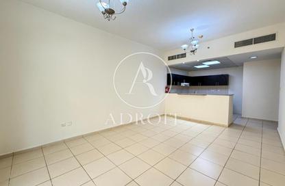 Apartment - 1 Bedroom - 2 Bathrooms for rent in Mazaya 8 - Queue Point - Liwan - Dubai