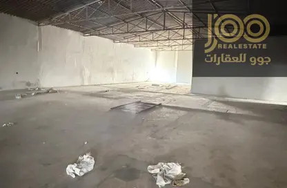 مستودع - استوديو - 3 حمامات للايجار في المنطقة الصناعية القديمة - أم القيوين