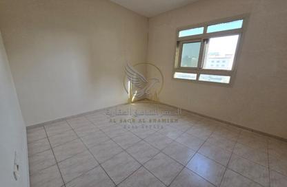 Apartment - 2 Bedrooms - 2 Bathrooms for rent in Al Qulaya'ah - Al Sharq - Sharjah