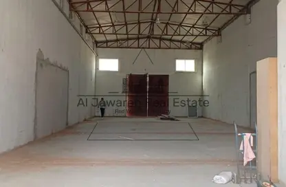 مستودع - استوديو - 1 حمام للايجار في أم درع - أم القيوين