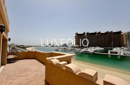 Villa - 5 - 6 for rent in Garden Homes Frond A - Garden Homes - Palm Jumeirah - Dubai