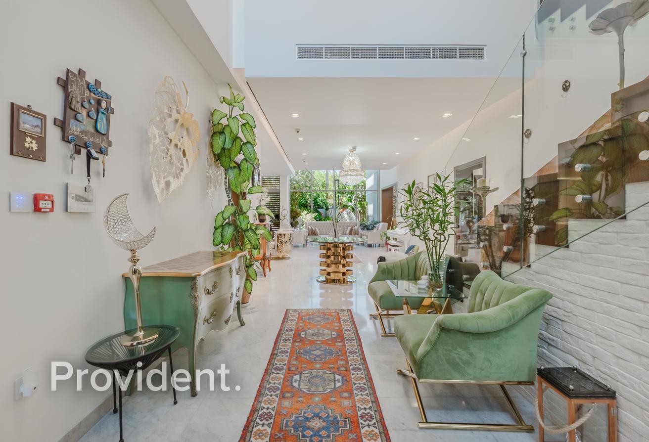 Contemporary Villa | Corner Plot | Prime Location photo 10