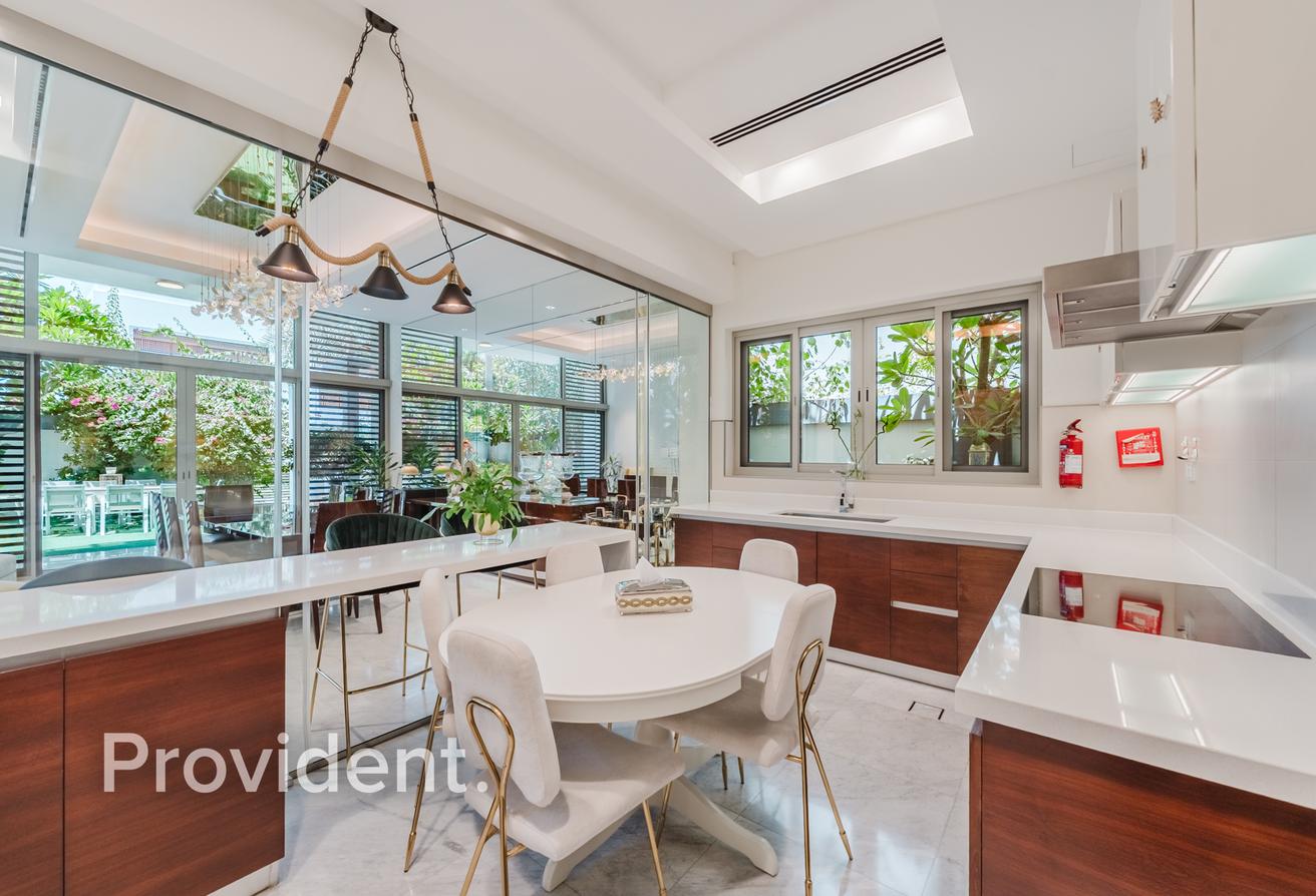 Contemporary Villa | Corner Plot | Prime Location photo 9