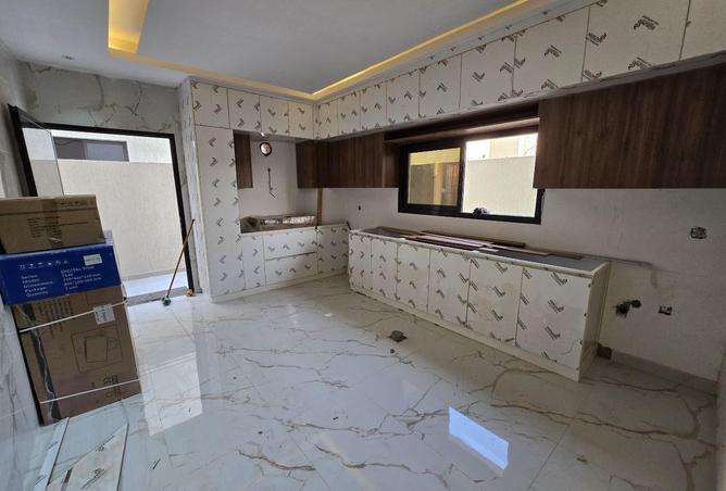 91798155 - Property Image 3