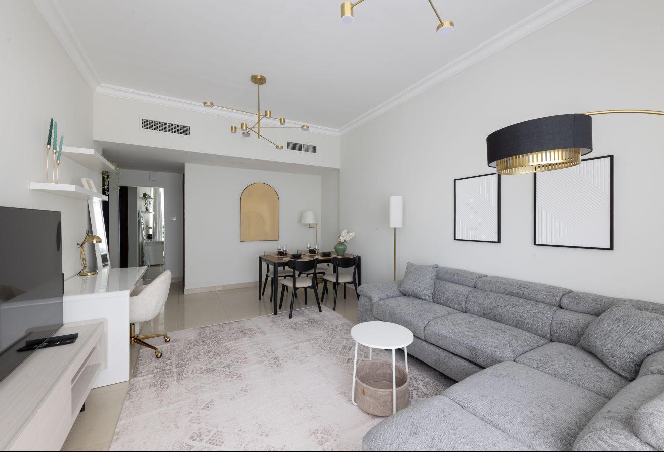 High floor | Lake & skyline view | Modern interior photo 6
